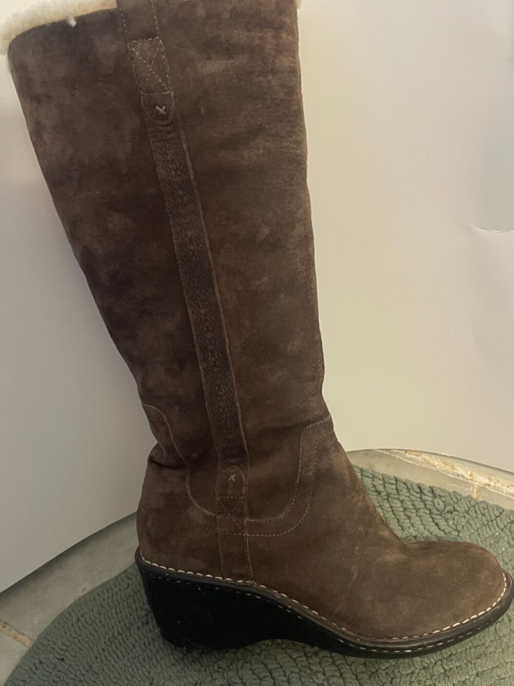 UGG Hartley Winter brown suede tall Boot wedge heel zip side Size 8 - Picture 9 of 11